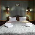 Aura Karpat 4*