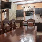 Aura Karpat Guest house