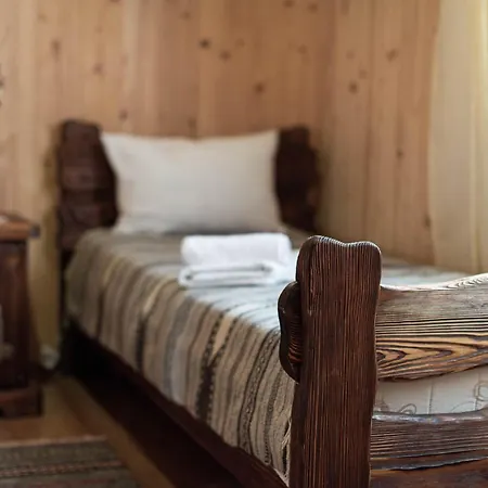 Konukevi Aura Karpat