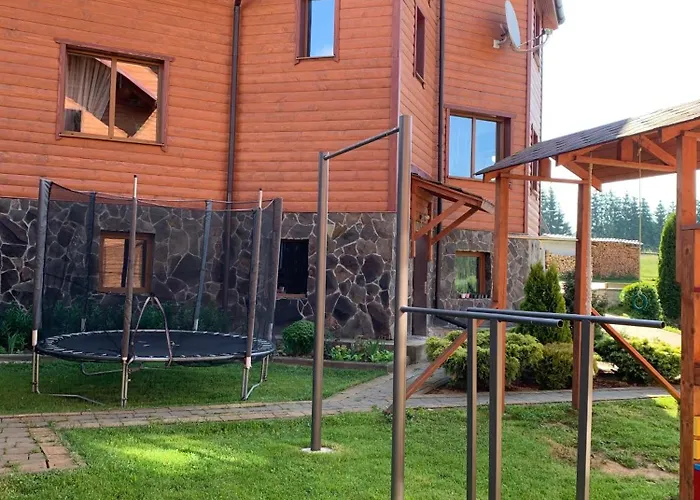 Konukevi Aura Karpat 4*