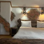 Aura Karpat 4*