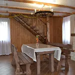 Aura Karpat Gæstehus 4*